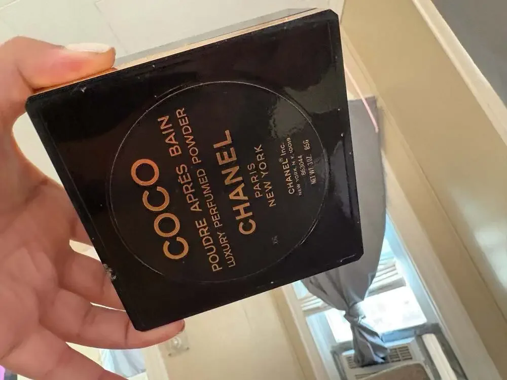 CHANEL Coco Poudre Après Bain Luxury Perfumed Powder